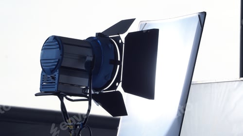 Preview: Big LED spotlight and tripod equipment
