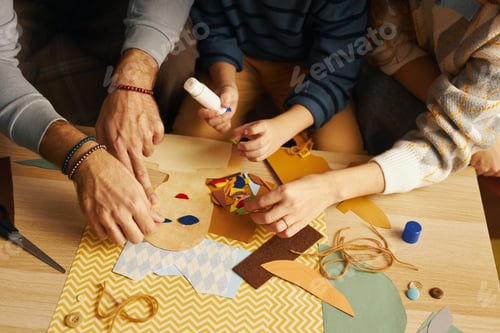 Preview: Crafting Together Family Creating Handmade Decorations