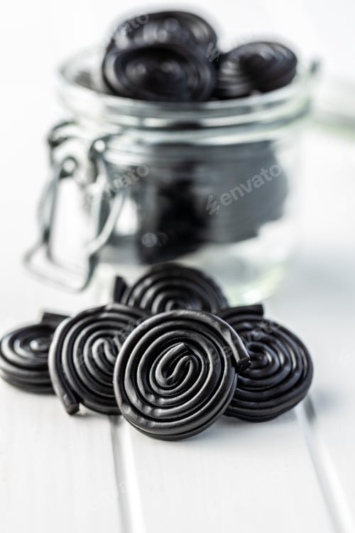 Preview: Spiral from liquorice candy