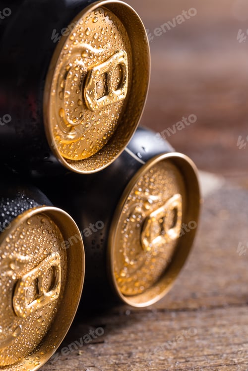Preview: Cans with water drops