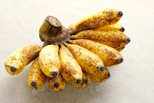 Preview: The bananas with medium ripe
