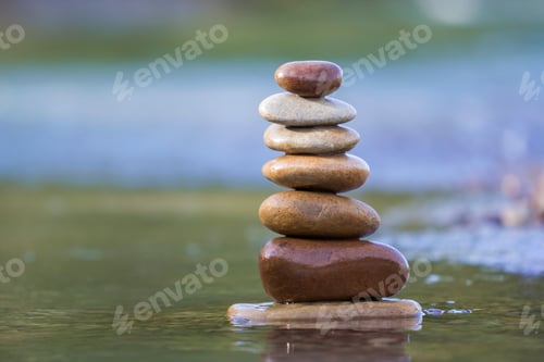 Preview: Close-up abstract image of wet rough natural brown uneven different sizes and forms