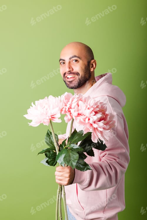 Preview: Young bald caucasian man