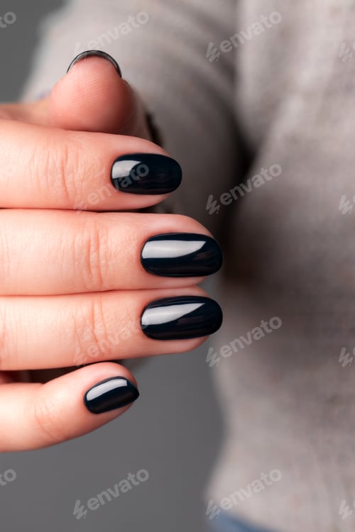 Preview: Female hand with black nails