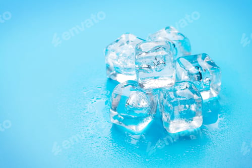 Preview: Ice cubes and water drops