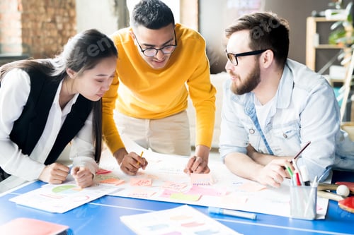 Preview: Contemporary Business Team Discussing Projects
