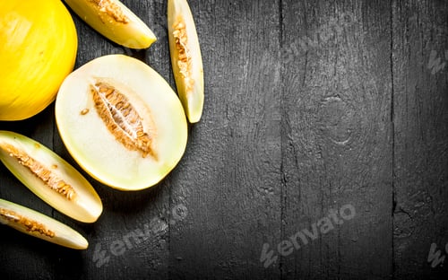 Preview: Ripe pieces of melon.