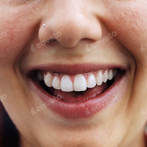 Preview: Woman smiling