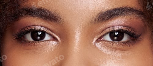 Preview: Beautiful female eyes with long eyelashes