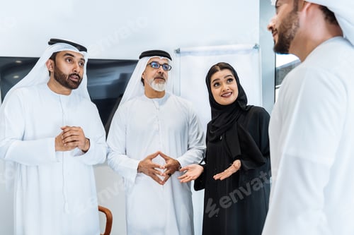 Preview: Group of middle-eastern corporate business people meeting in the office