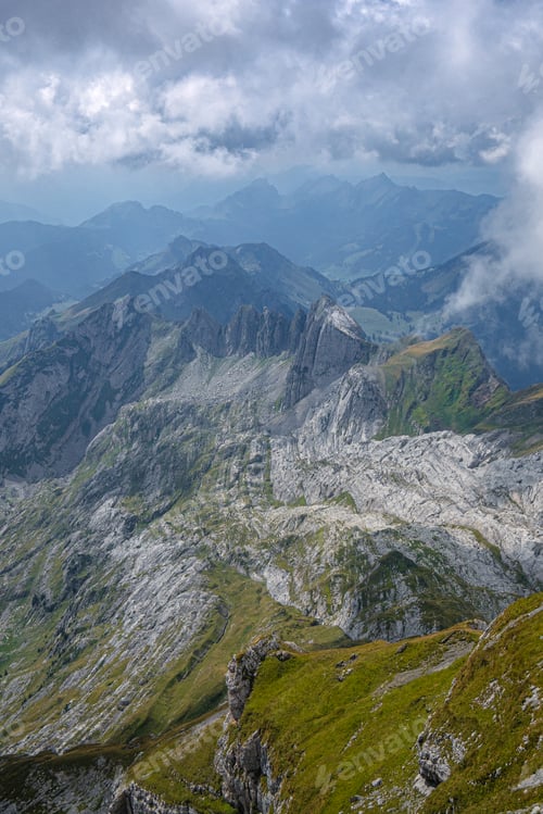 Vorschau: Die Aussicht von den Schweizer Alpen