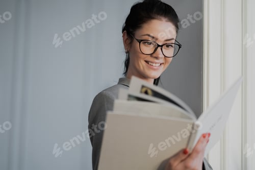 Preview: portrait of a business girl at work in the office