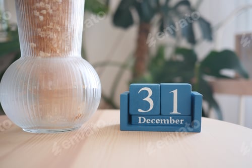 Preview: Clock display shows December 31 in a modern setting
