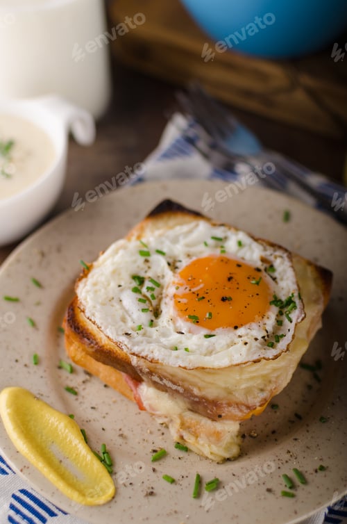 Preview: Croque madame sandwich, delish food