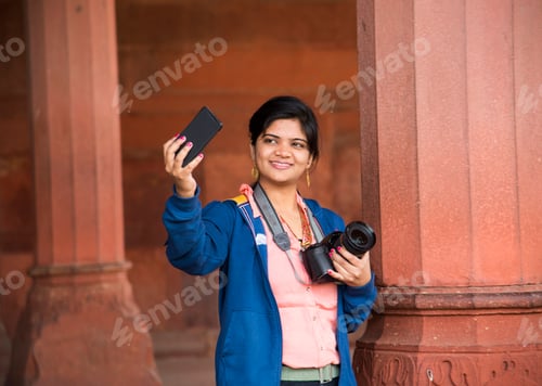 Preview: Woman Tourist visit to Red fort.