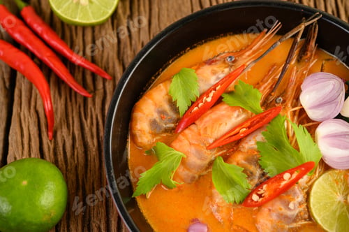 Preview: Tom Yum Kung Thai hot spicy soup shrimp with lemon grass,lemon,galangal and chilli, Thailand Food.