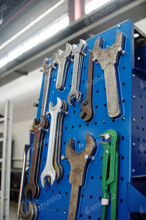 Preview: Various wrenches on workbench