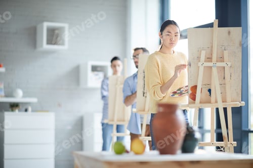 Preview: Girl painting still life