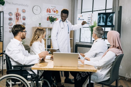 Preview: Diverse doctors listening african american colleague with dna theme