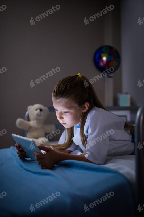 Preview: Patient using digital tablet in ward