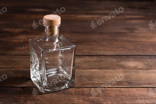 Preview: Transparent bottle with wooden cork