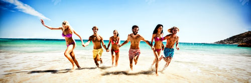 Preview: Friends having fun at the beach