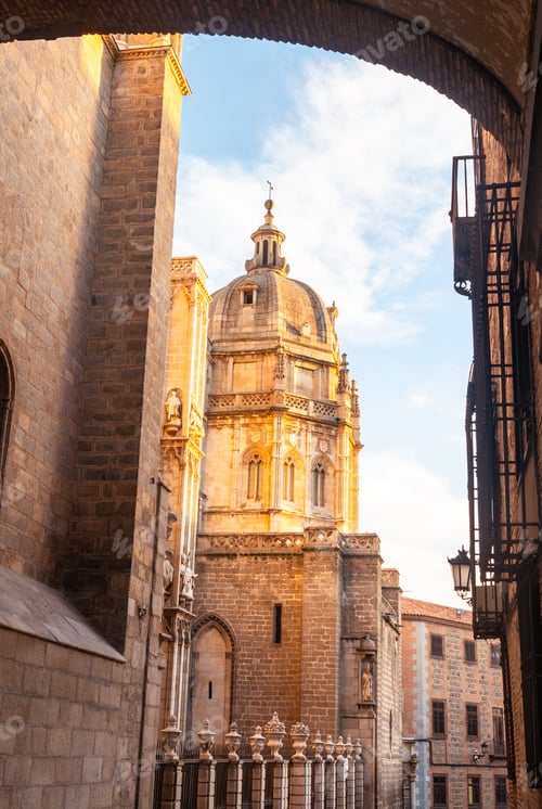 Preview: Sunset at the main entrance of the cathedral of Santa Iglesia Primada