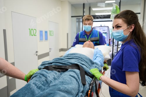 Preview: Paramedic team brought the patient to the emergency room