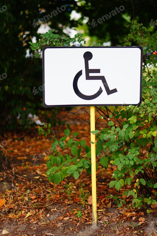 Preview: Sign for wheelchair access near the park