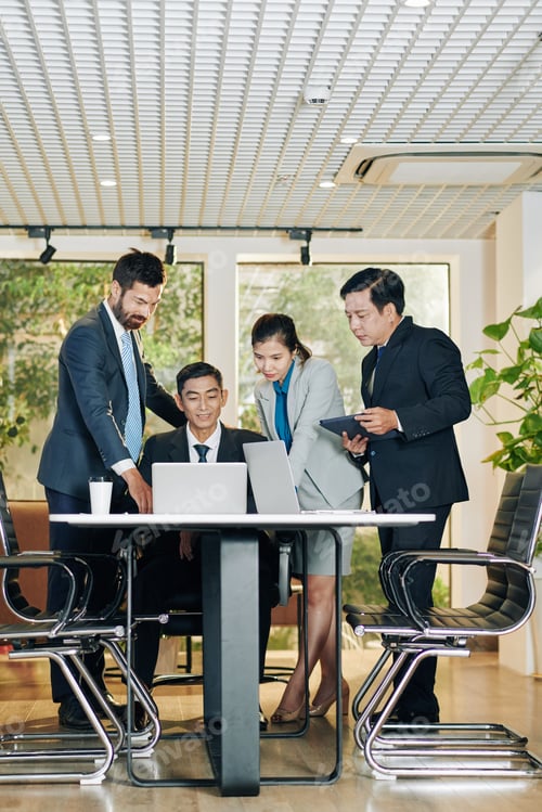Preview: Business team discussing results of work