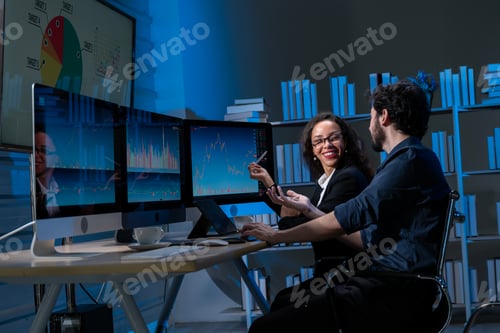 Preview: business men and women who are working hard Working late into the night