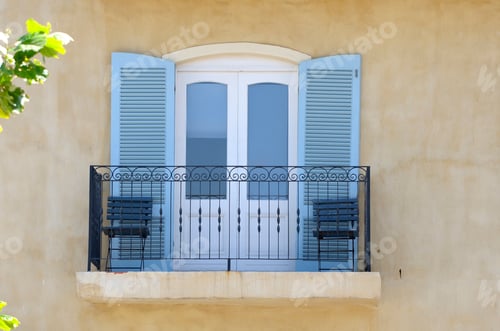 Preview: Balcony with balustrade and louvre doors