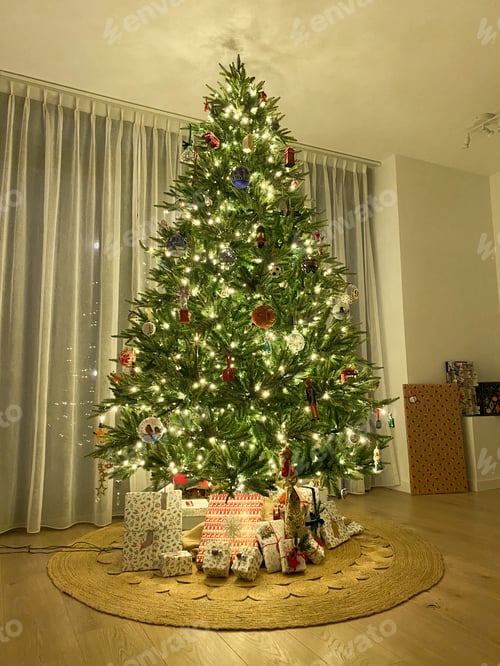Preview: Decorated Christmas tree at night