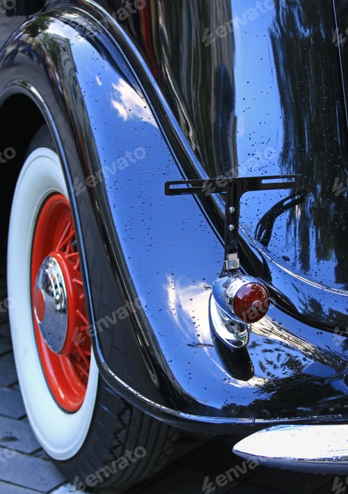 Preview: Rear view of old vintage car