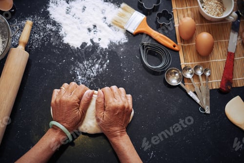 Preview: Kneading dough