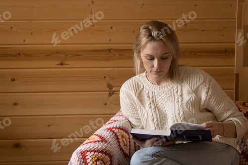 Preview: woman reading book