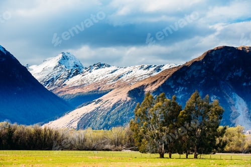 Preview: Landscape around Glenorchy and Paradise in New Zealand