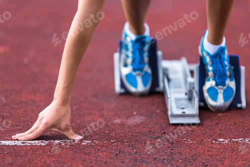 Preview: Germany, Young woman running from sprint start