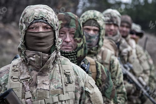 Preview: Army elite forces tactical soldiers group portrait