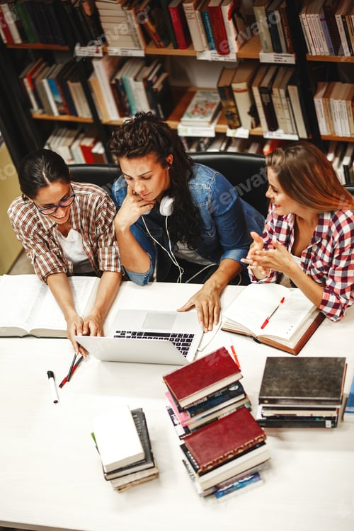 Preview: Students in the library