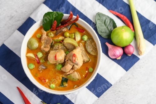 Preview: Spicy chicken stir-fried with thai eggplant.
