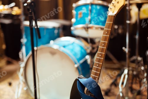Preview: Guitar strings in studio