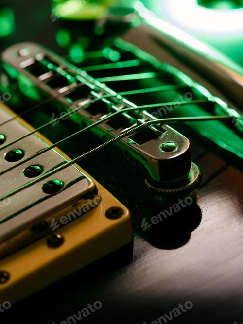 Preview: Electric guitar strings and bridge macro
