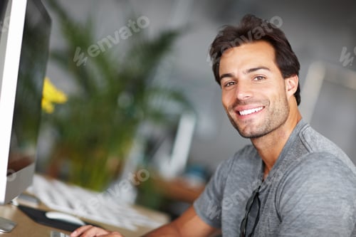 Preview: At home in front of his computer