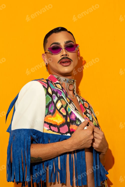 Preview: Portrait of drag queen artist with yellow background