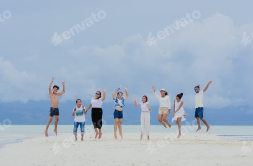Preview: Diverse People happy at beach