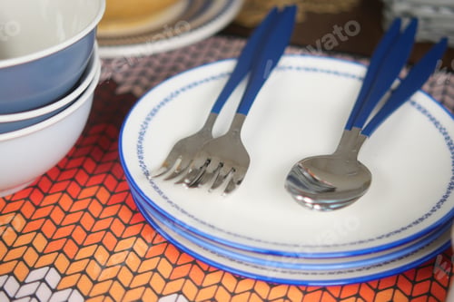 Preview: round bowl or ceramic plate on kitchen table.