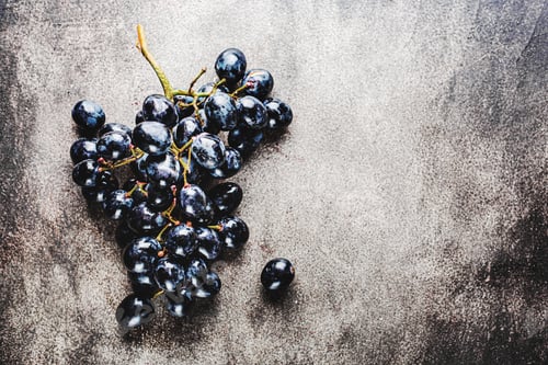 Preview: Fresh grape on dark backrground