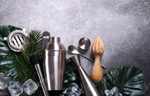 Preview: set of glassware for cocktails - shaker and measuring cups