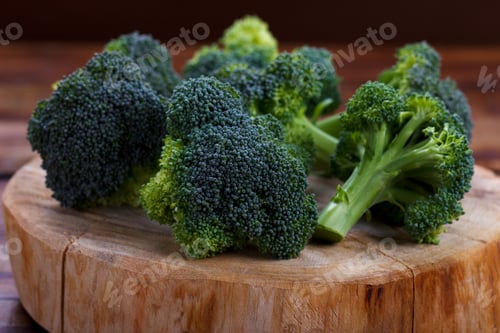 Preview: Healthy Organic Broccoli